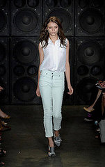How+to+wear+faded+jeans